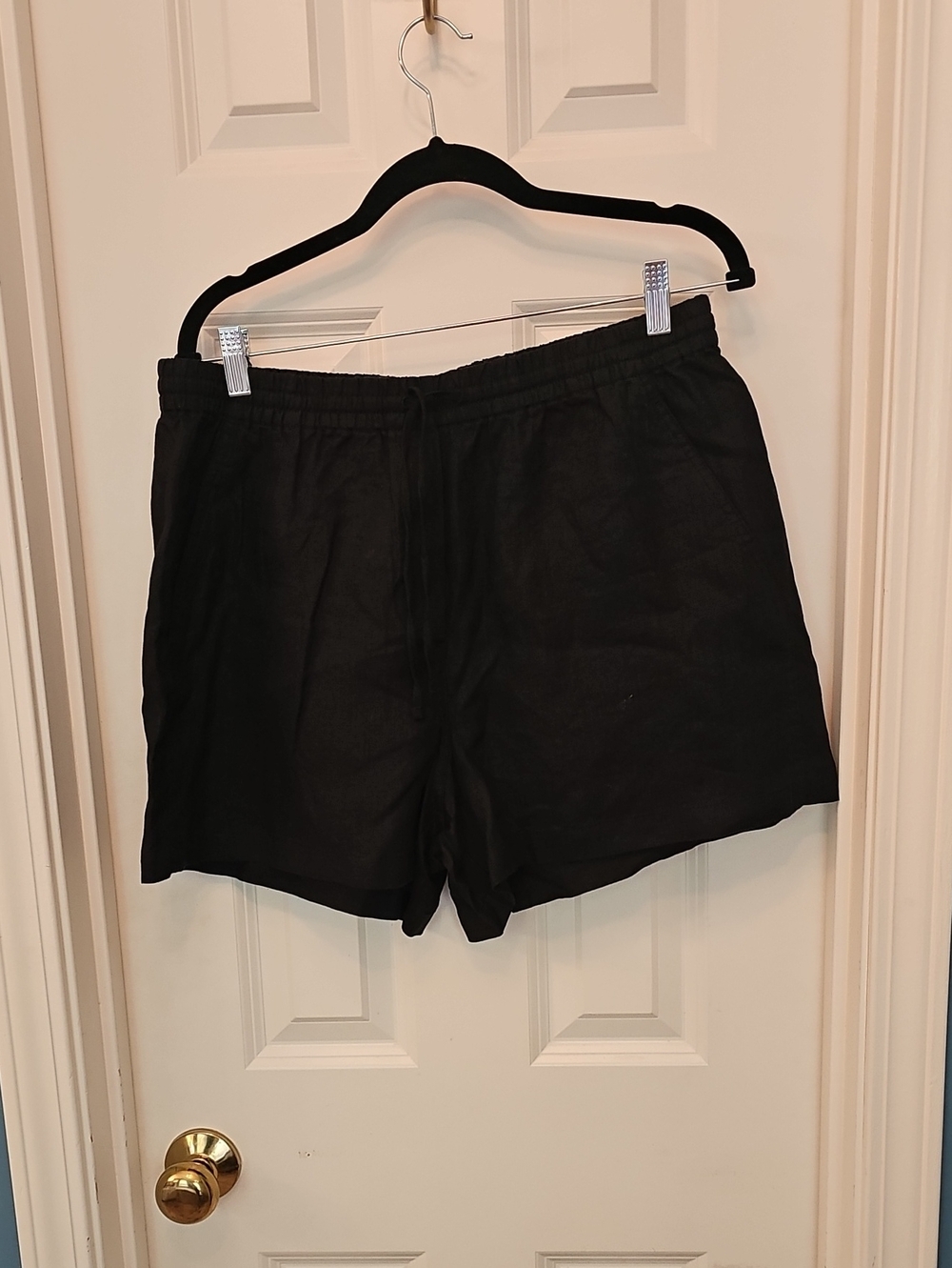 Women's Banana Republic Black Elastic-Waist Linen-Blend Shorts